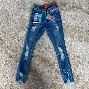 Blue jeans stretch